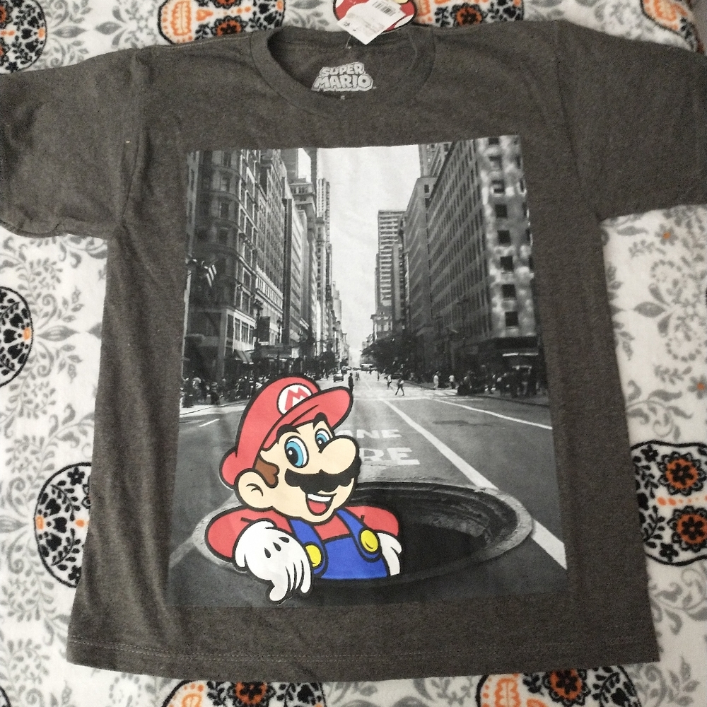NWT Super Mario t-shirt size small kids